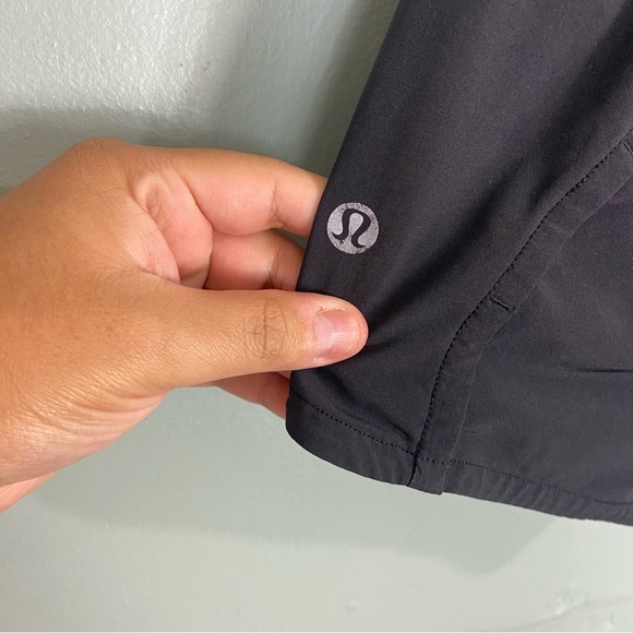 Lululemon Run Times Short Sz 4 Black 4” - Picture 3 of 4